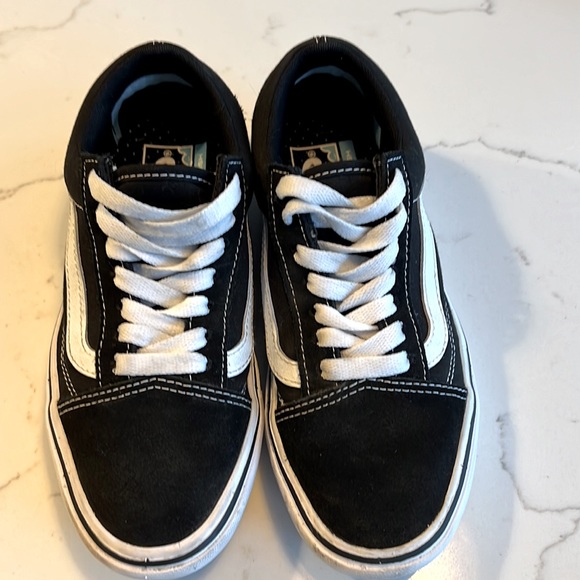 Gently used black and white classic lace up Vans size 5.5 in US women - Picture 5 of 5
